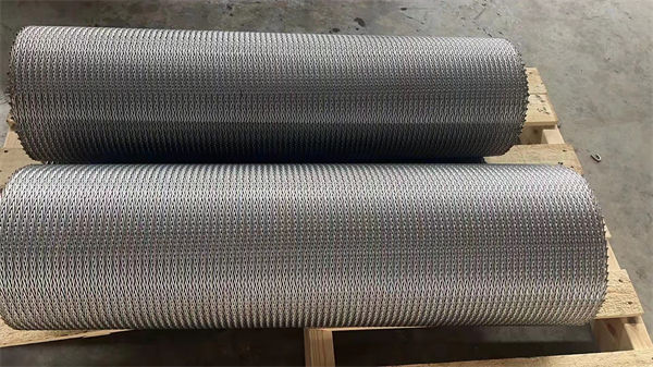 淬火爐網(wǎng)帶究竟用什么樣的材質(zhì)和結(jié)構(gòu)好？