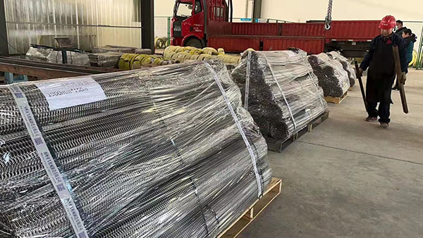 釬焊爐網(wǎng)帶究竟用什么樣的材質(zhì)和結(jié)構(gòu)好？