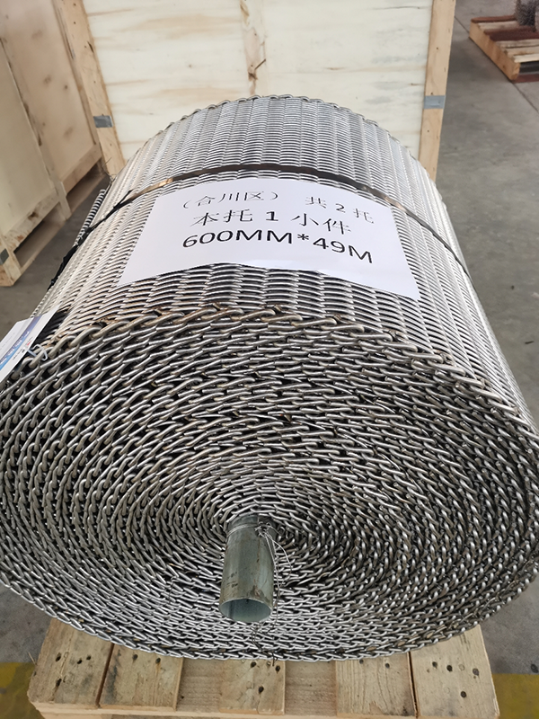 很多客戶問，怎么才能延長燒結(jié)爐網(wǎng)帶的使用壽命呢？